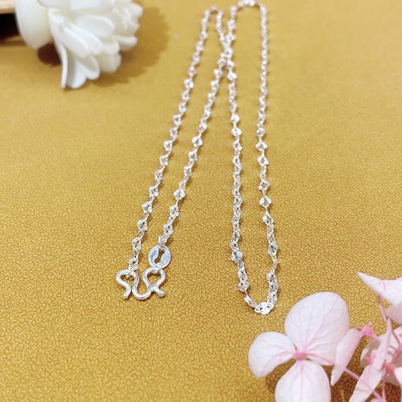 ネックレスチェーン 繊細な花模様チェーン