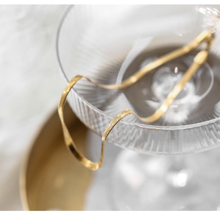 ネックレスチェーン なめらか蛇行ヘリンボーンチェーン