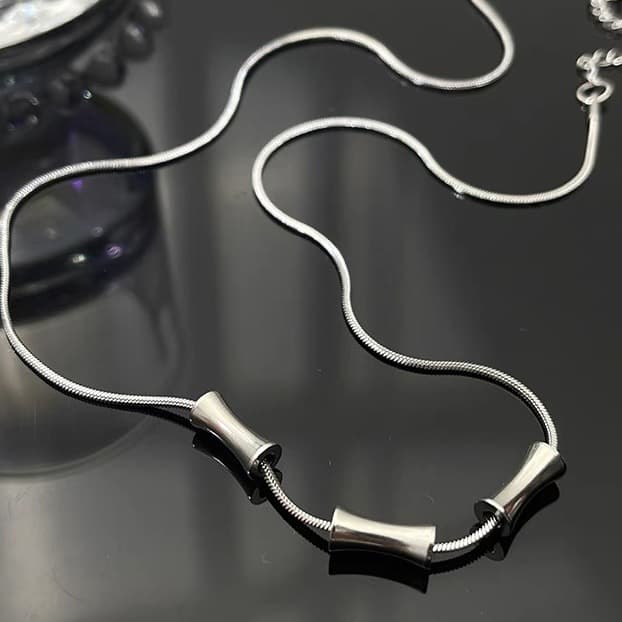 ネックレスチェーン 洗練筒型パーツ入りチェーン