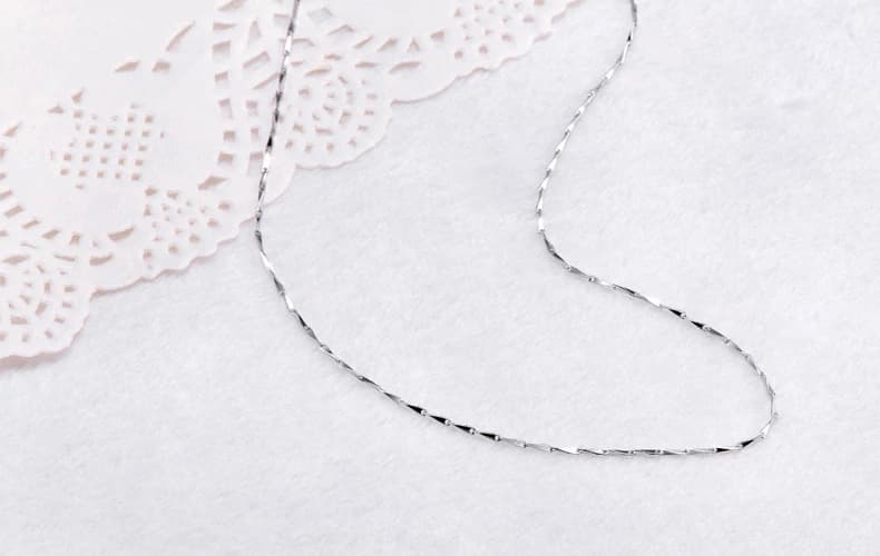 ネックレスチェーン 繊細なツイストカットチェーン