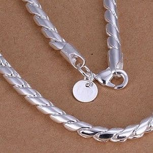 ネックレスチェーン ねじれ編み込み紐のネックレス