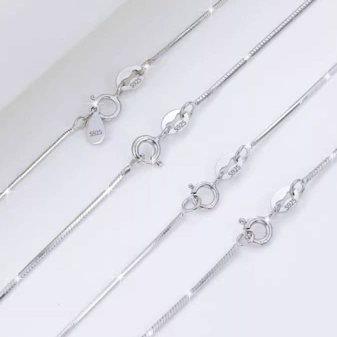 ネックレスチェーン 上品な輝きの極細スネークチェーン