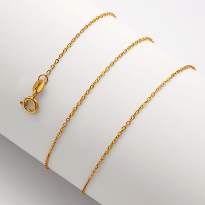 ネックレスチェーン 繊細な首元を演出する極細ネックレスチェーン