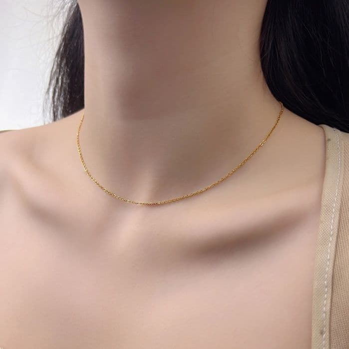 ネックレスチェーン 繊細な首元を演出する極細ネックレスチェーン