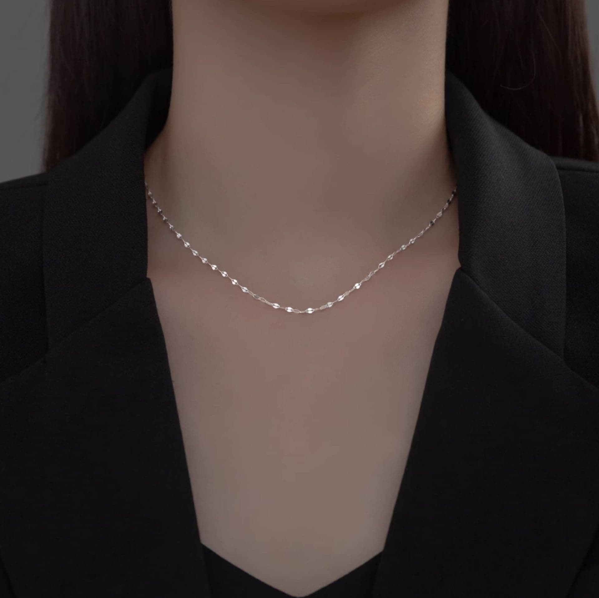 ネックレスチェーン 繊細な波光チェーン