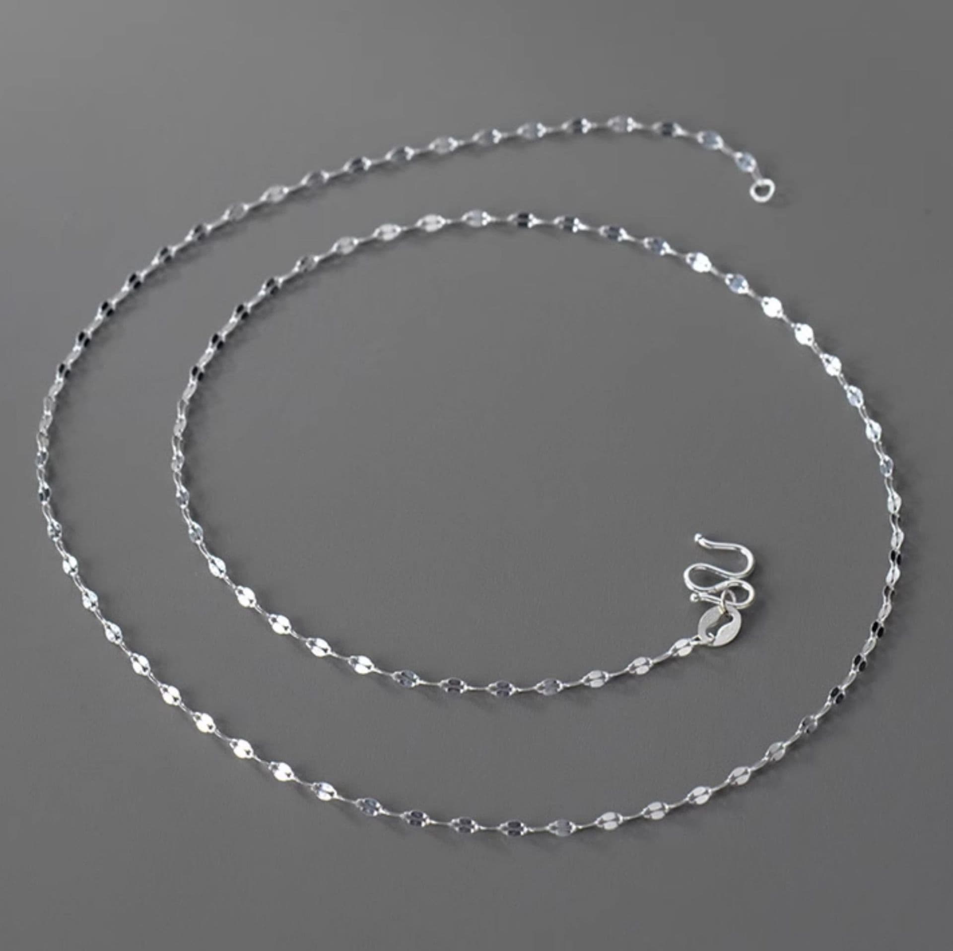 ネックレスチェーン 繊細な波光チェーン