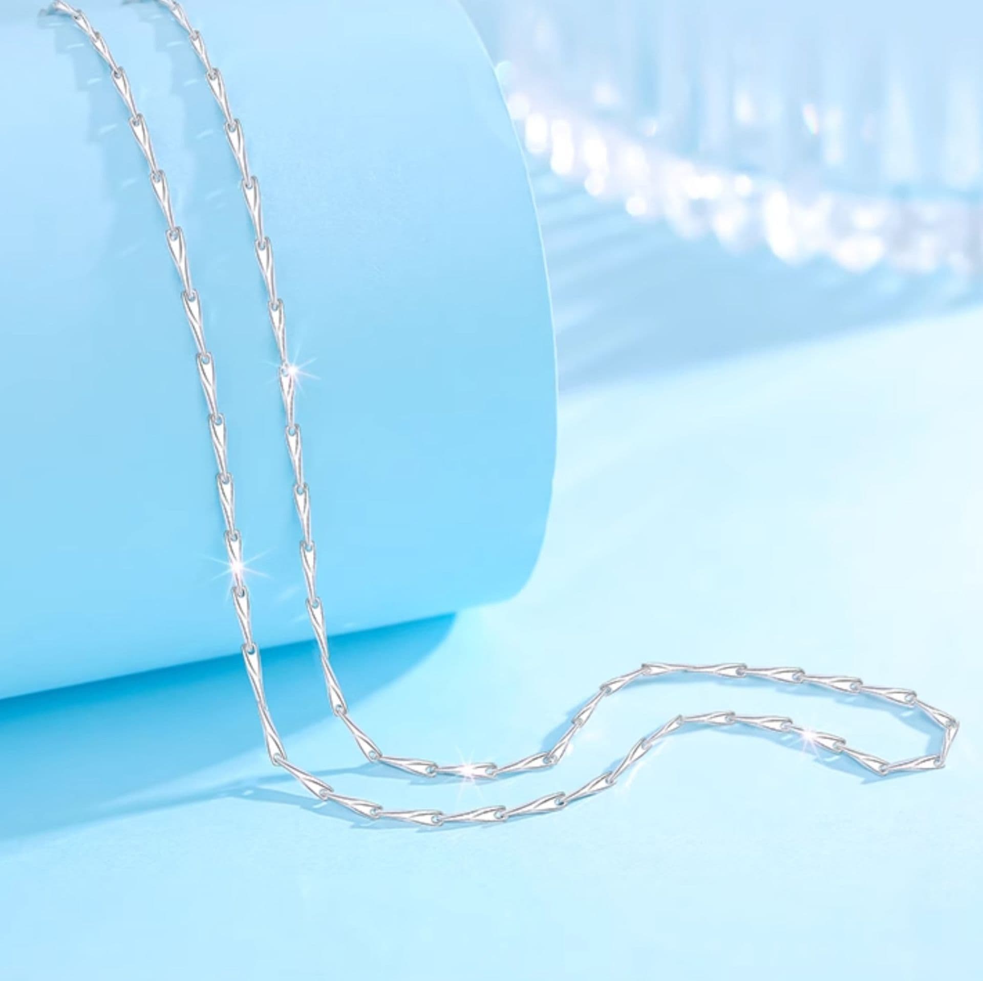 ネックレスチェーン ねじれ純銀のきらめき