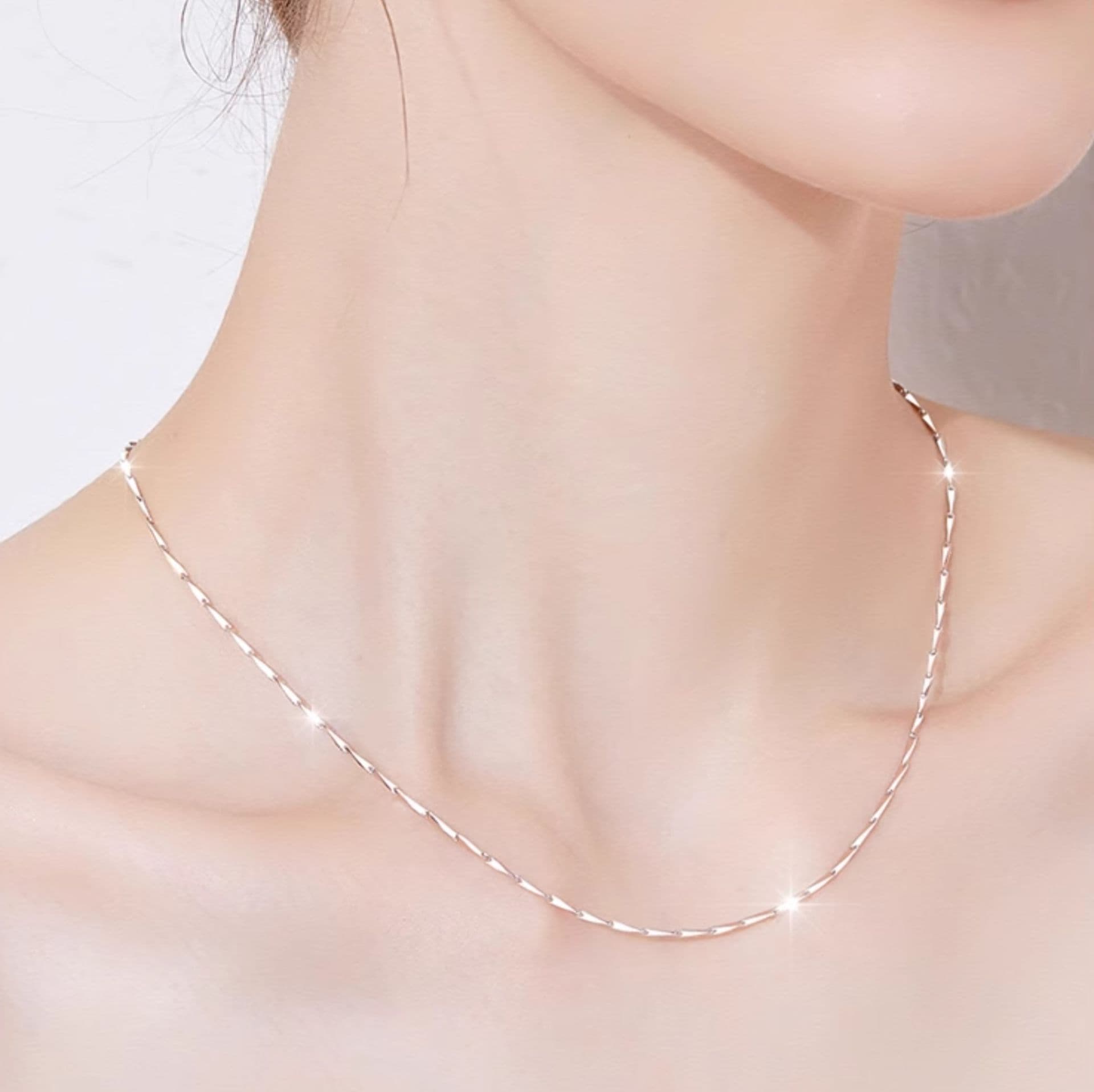 ネックレスチェーン ねじれ純銀のきらめき