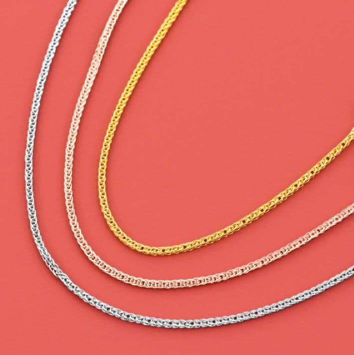 ネックレスチェーン 繊細な輝きのスネークチェーン
