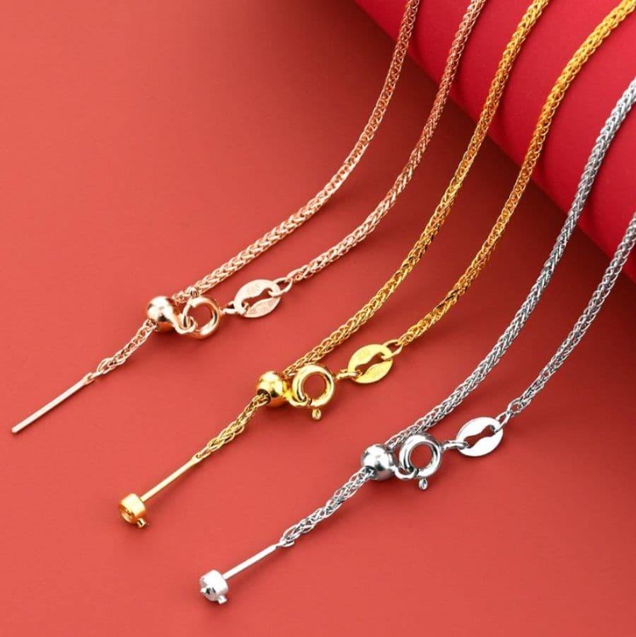 ネックレスチェーン 繊細な輝きのスネークチェーン