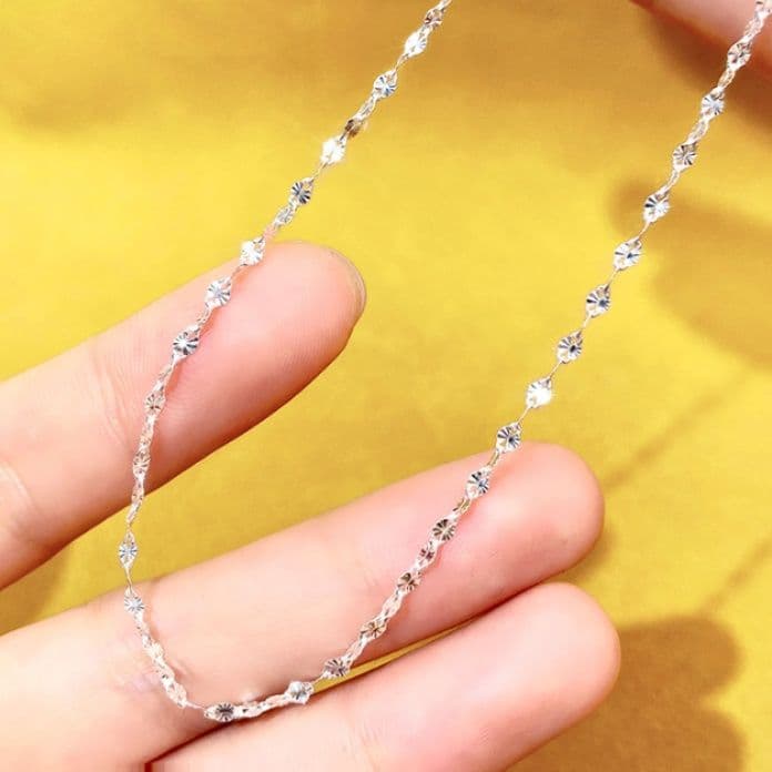 ネックレスチェーン 繊細な花模様チェーン