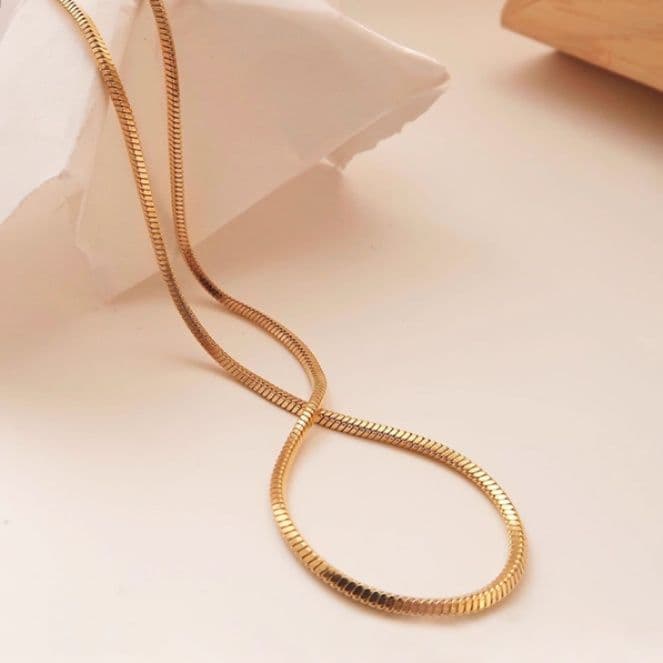 ネックレスチェーン 洗練された蛇行チェーン