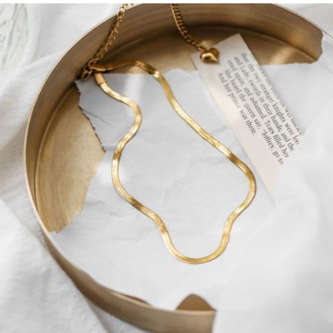 ネックレスチェーン なめらか蛇行ヘリンボーンチェーン