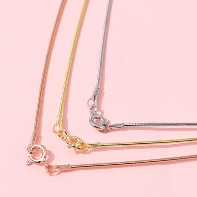 ネックレスチェーン 繊細蛇行スネークチェーン