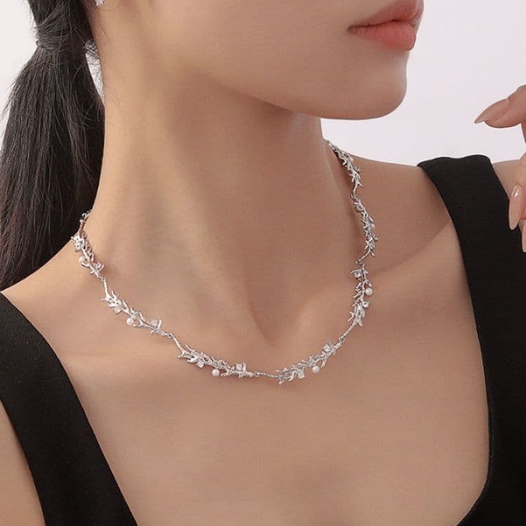 ネックレスチェーン 繊細な葉の輝きチョーカー