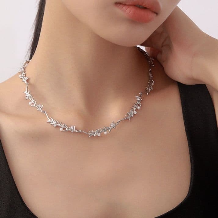 ネックレスチェーン 繊細な葉の輝きチョーカー