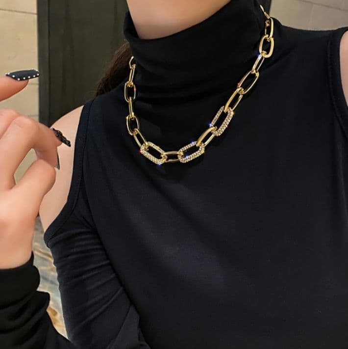 ネックレスチェーン 煌めき輝くチェーンリンクの首飾り