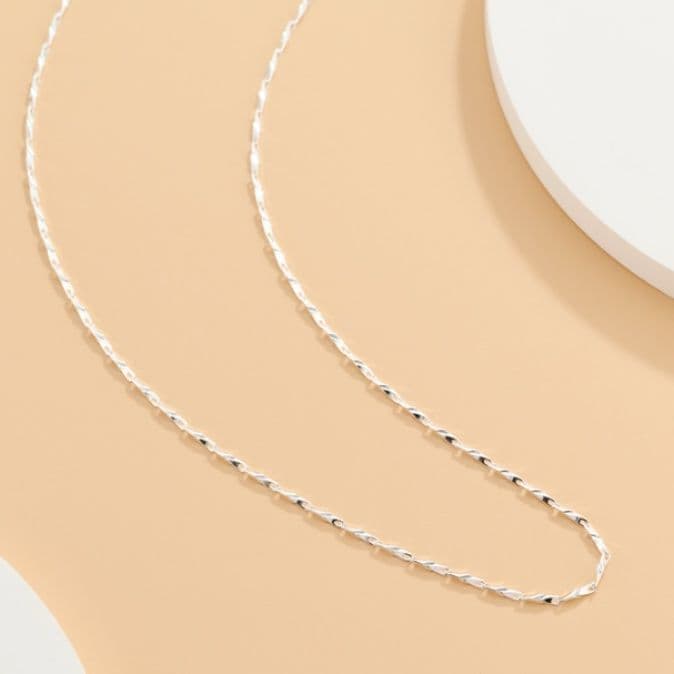 ネックレスチェーン 繊細なねじれ光沢チェーン