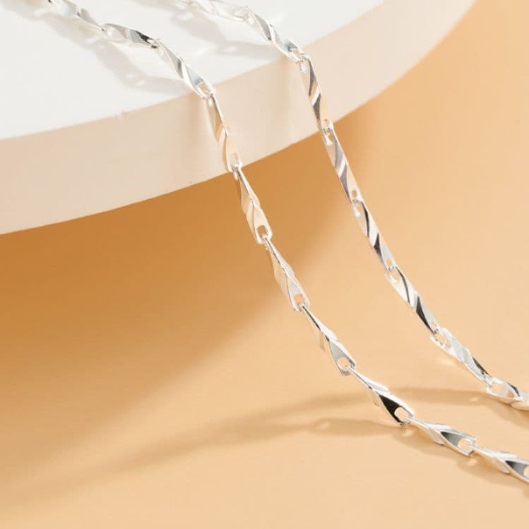 ネックレスチェーン 繊細なねじれ光沢チェーン