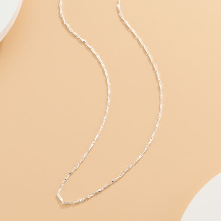 ネックレスチェーン 繊細なねじれ光沢チェーン