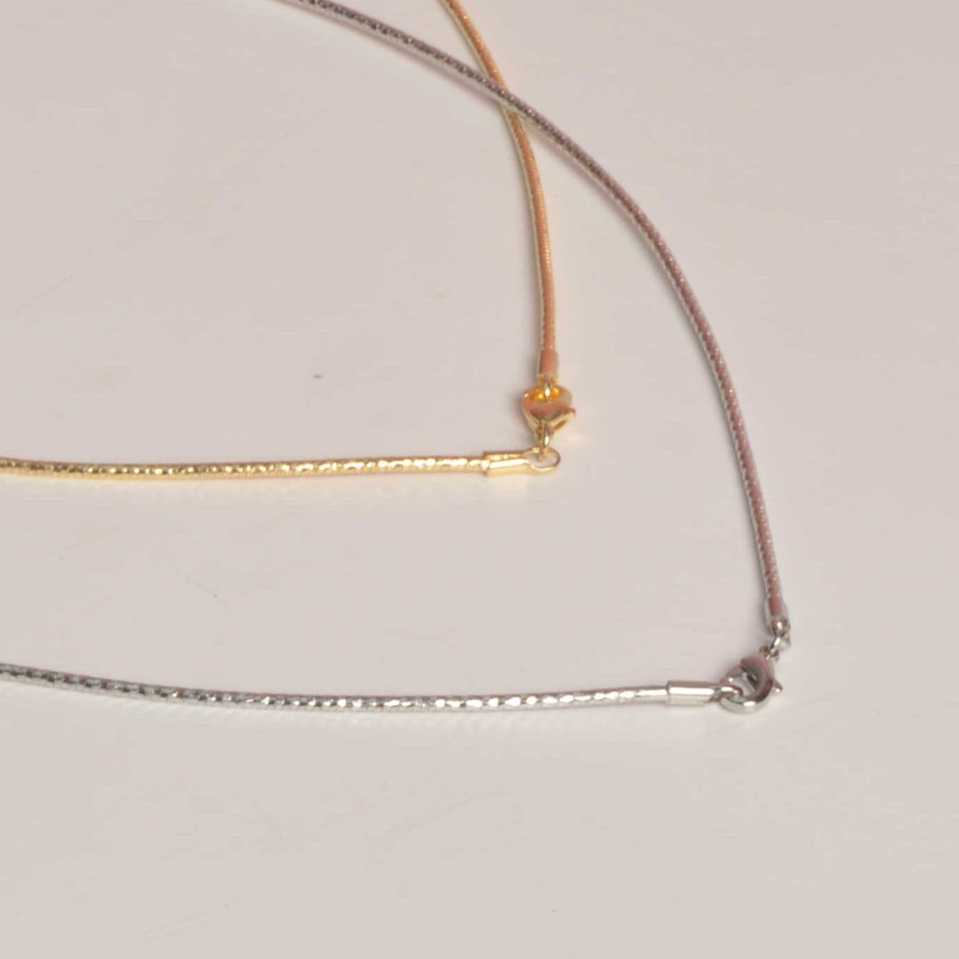 ネックレスチェーン 極細繊細スネークチェーン