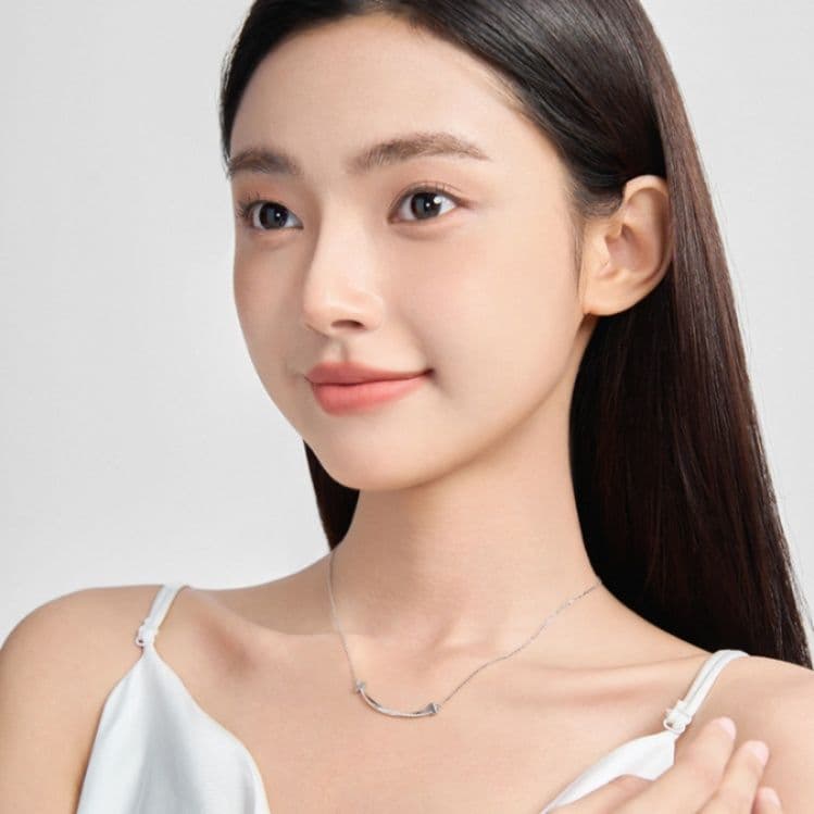 ネックレスチェーン 曲線美のシンプルバーネックレス