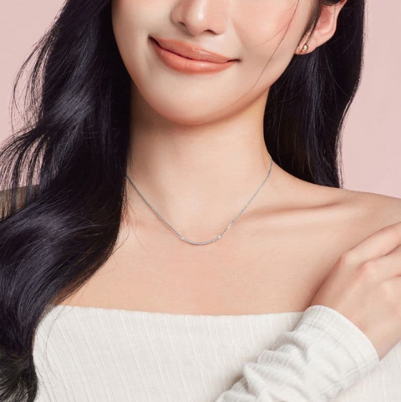 ネックレスチェーン 曲線美のシンプルバーネックレス