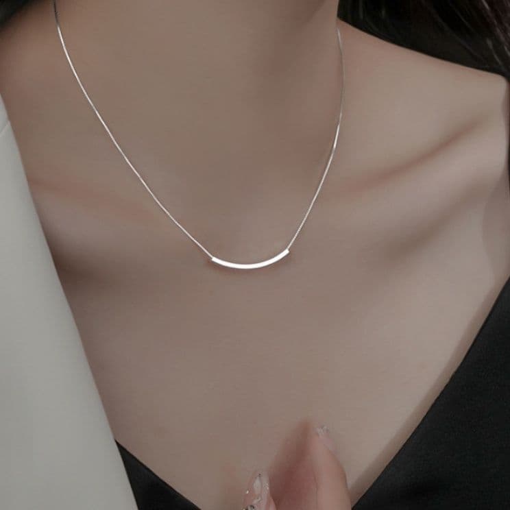 ネックレスチェーン 曲線美 洗練シンプルバーネックレス