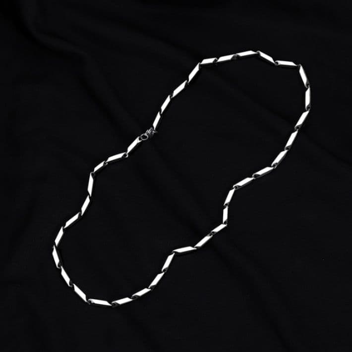 ネックレスチェーン 洗練シルエット チタンネックレス