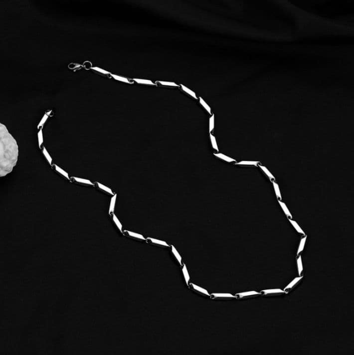 ネックレスチェーン 洗練シルエット チタンネックレス