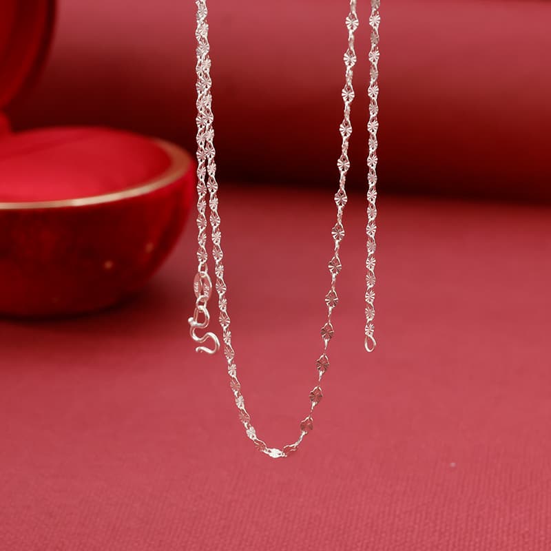 ネックレスチェーン 星屑の輝き 繊細な菱形連鎖