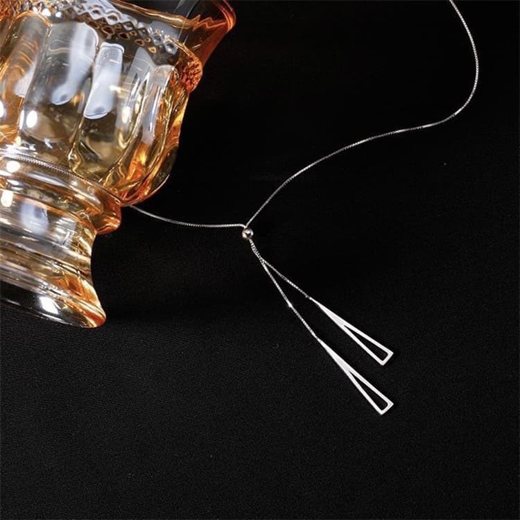 ネックレスチェーン ロング幾何学ゴールドチェーンネックレス 三角タッセルペンダント 調節式