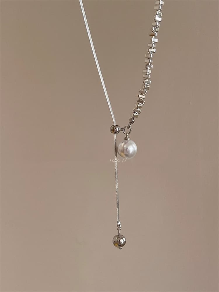 伸縮式真珠ネックレスチェーン 鎖骨ライン上品デザイン