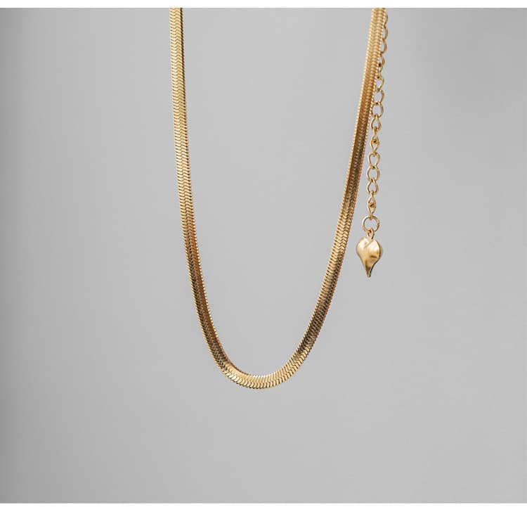 ネックレスチェーン なめらか蛇行ヘリンボーンチェーン