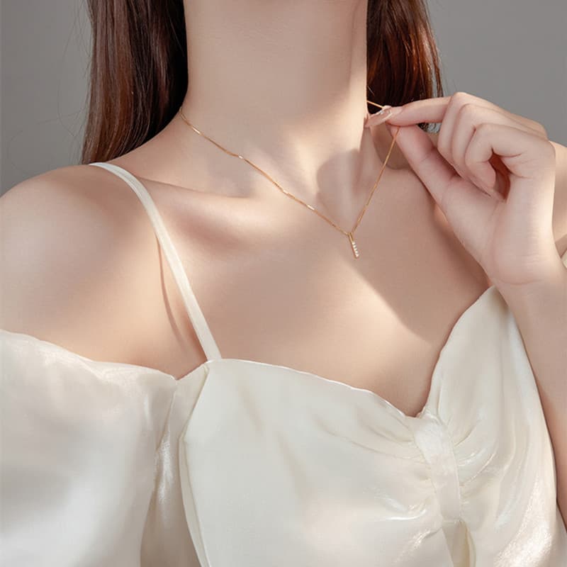 煌めく石付きシルバーネックレスチェーン レディース