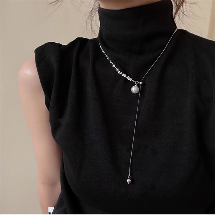 伸縮式真珠ネックレスチェーン 鎖骨ライン上品デザイン