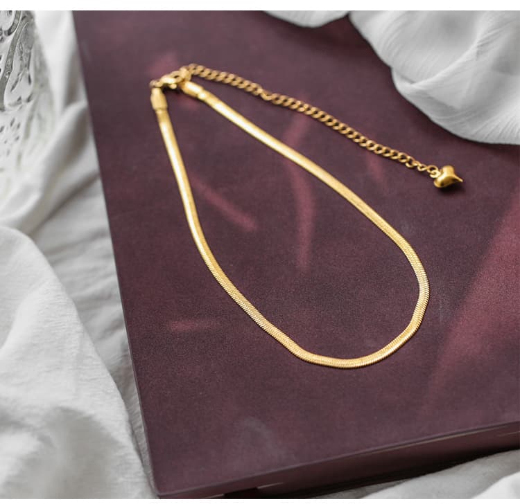 ネックレスチェーン なめらか蛇行ヘリンボーンチェーン