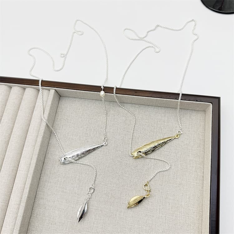 ネックレスチェーン 葉っぱモチーフ二連ネックレス長さ調節可能