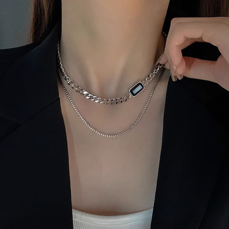 ネックレスチェーン 二連層重ね天然石付きチタンチェーン