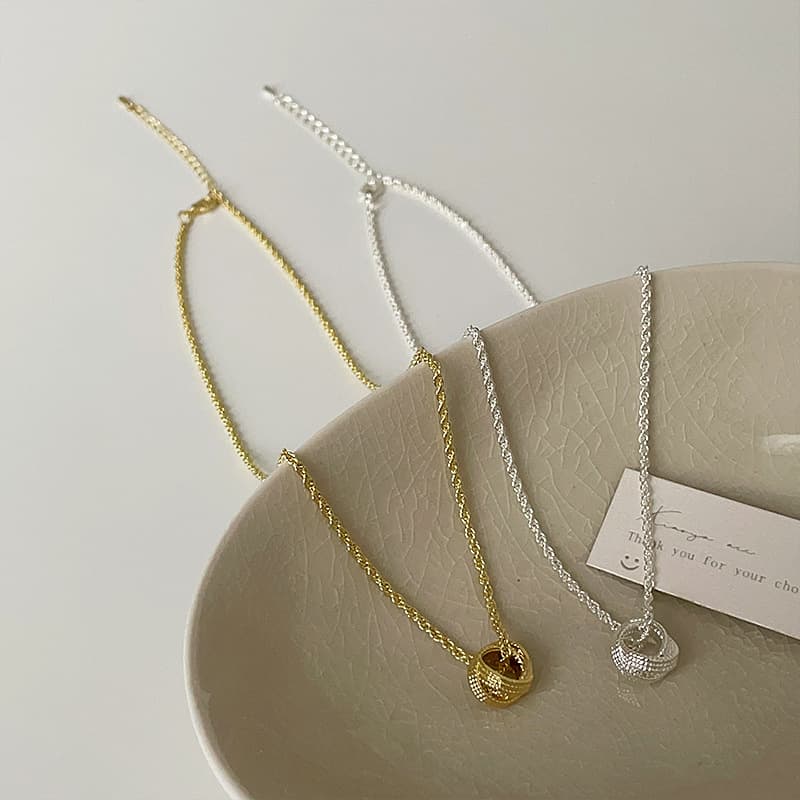 ネックレスチェーン 錆びにくい金色ツイストチェーンネックレス レディース首飾り　ゴールド