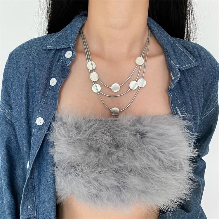 上品な重ね付け多層シルバーネックレスチェーン丸プレート付き