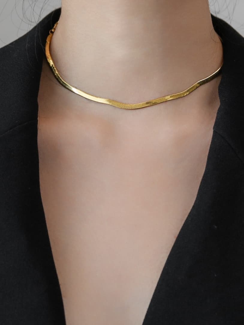 ネックレスチェーン なめらか蛇行ヘリンボーンチェーン