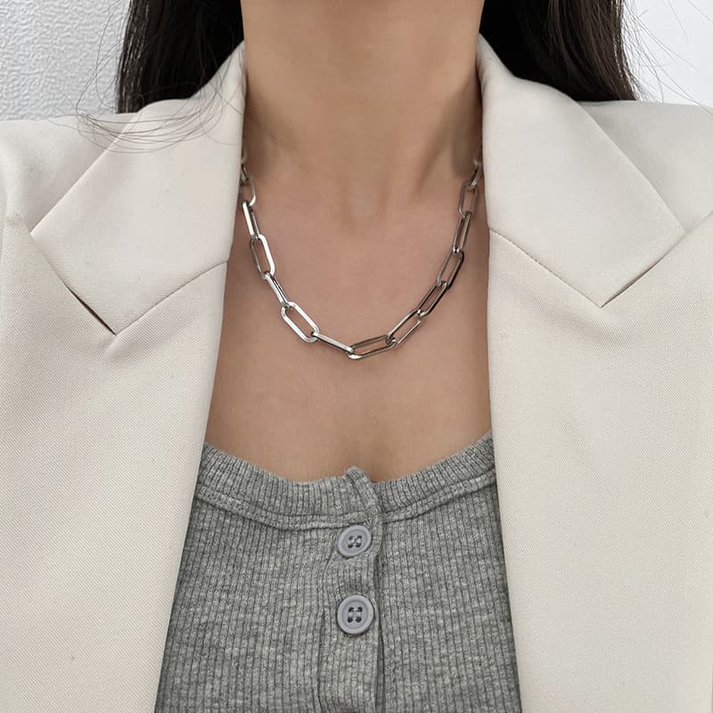 ネックレスチェーン 重厚感あふれる鎖型チタンネックレス