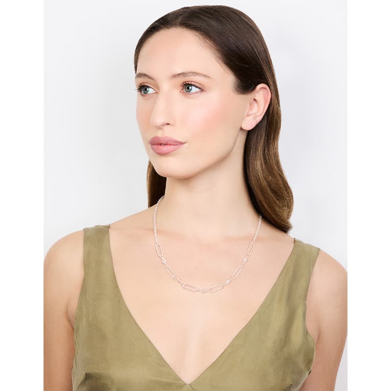 ネックレスチェーン 長方形チェーンの洗練ネックレス