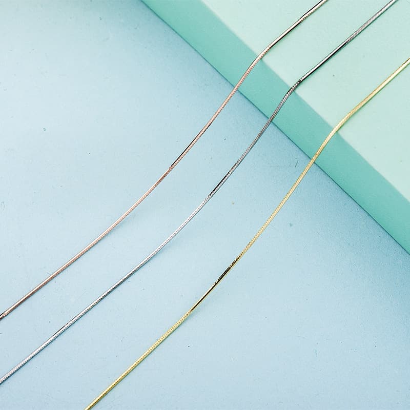 ネックレスチェーン 華奢な極細スネークチェーン