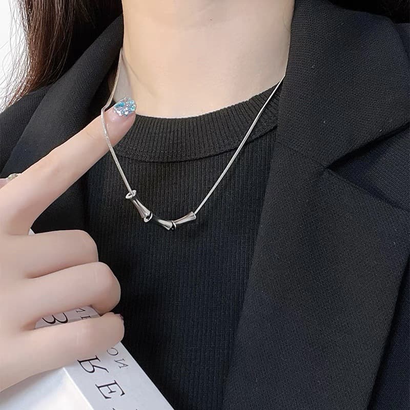 ネックレスチェーン 洗練筒型パーツ入りチェーン