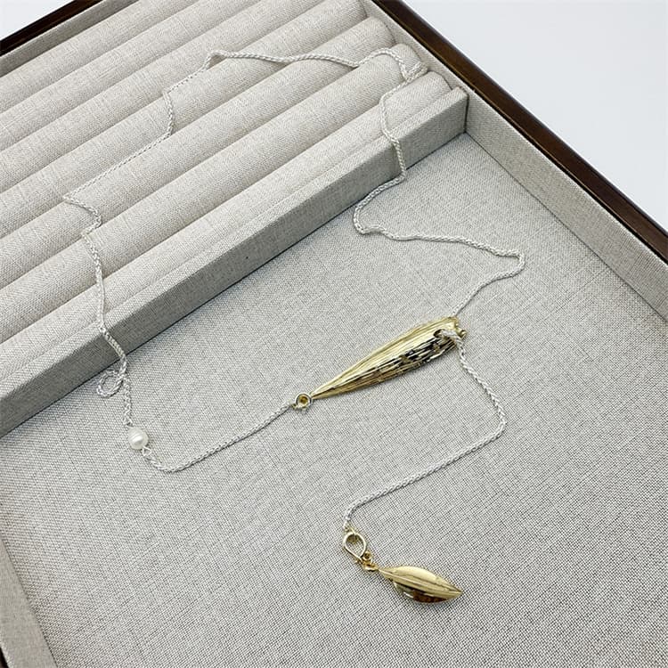 ネックレスチェーン 葉っぱモチーフ二連ネックレス長さ調節可能