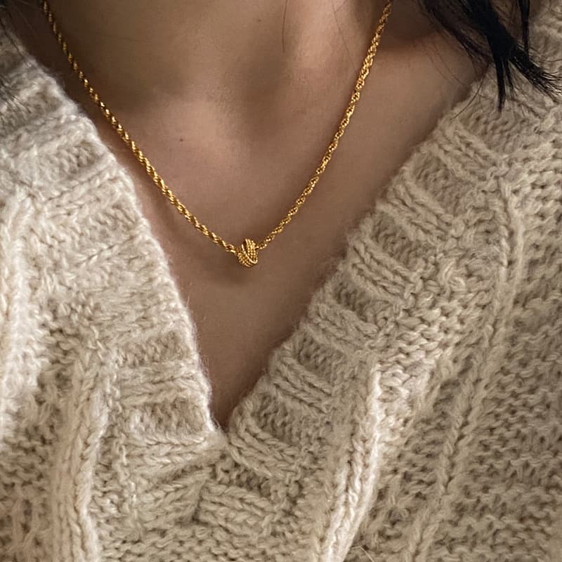 ネックレスチェーン 錆びにくい金色ツイストチェーンネックレス レディース首飾り　ゴールド