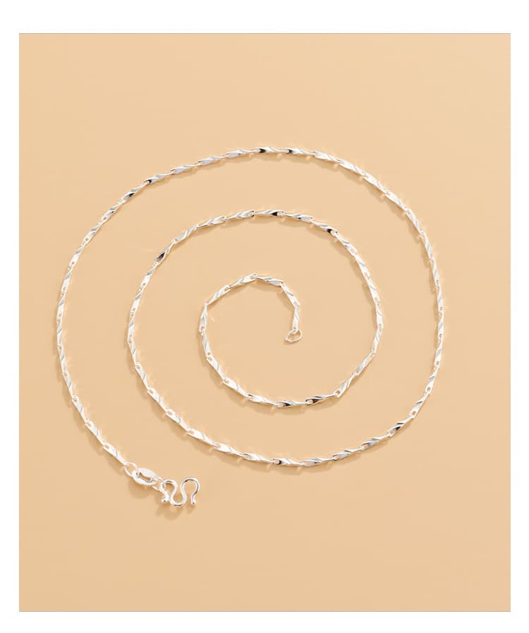 ネックレスチェーン 繊細なねじれ光沢チェーン