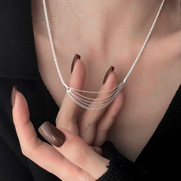 ネックレスチェーン 上品多層チェーン鎖骨ネックレス銀色重ね付け風